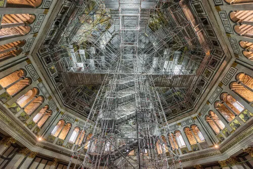 Fasi di montaggio di un cantiere di restauro: una panoramica dei ponteggi necessari per un restauro di successo